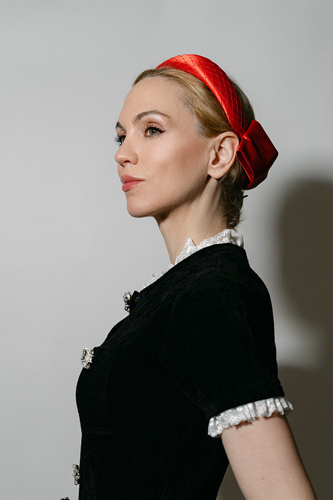 red holiday hat