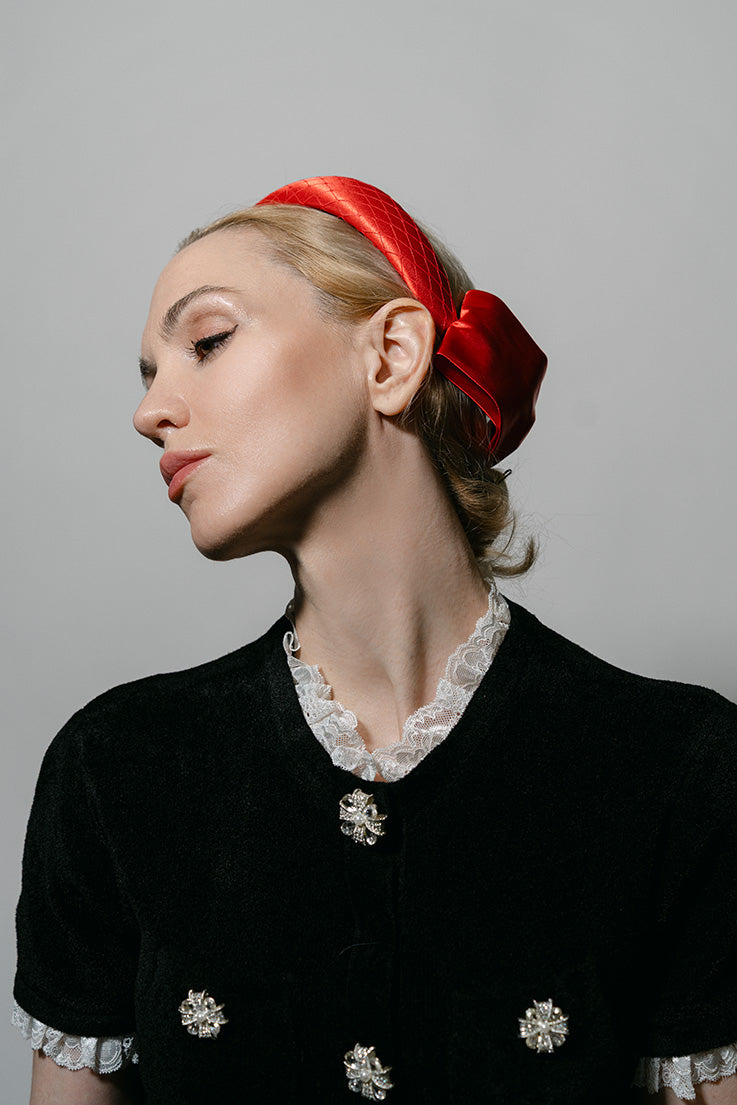 red holiday hat