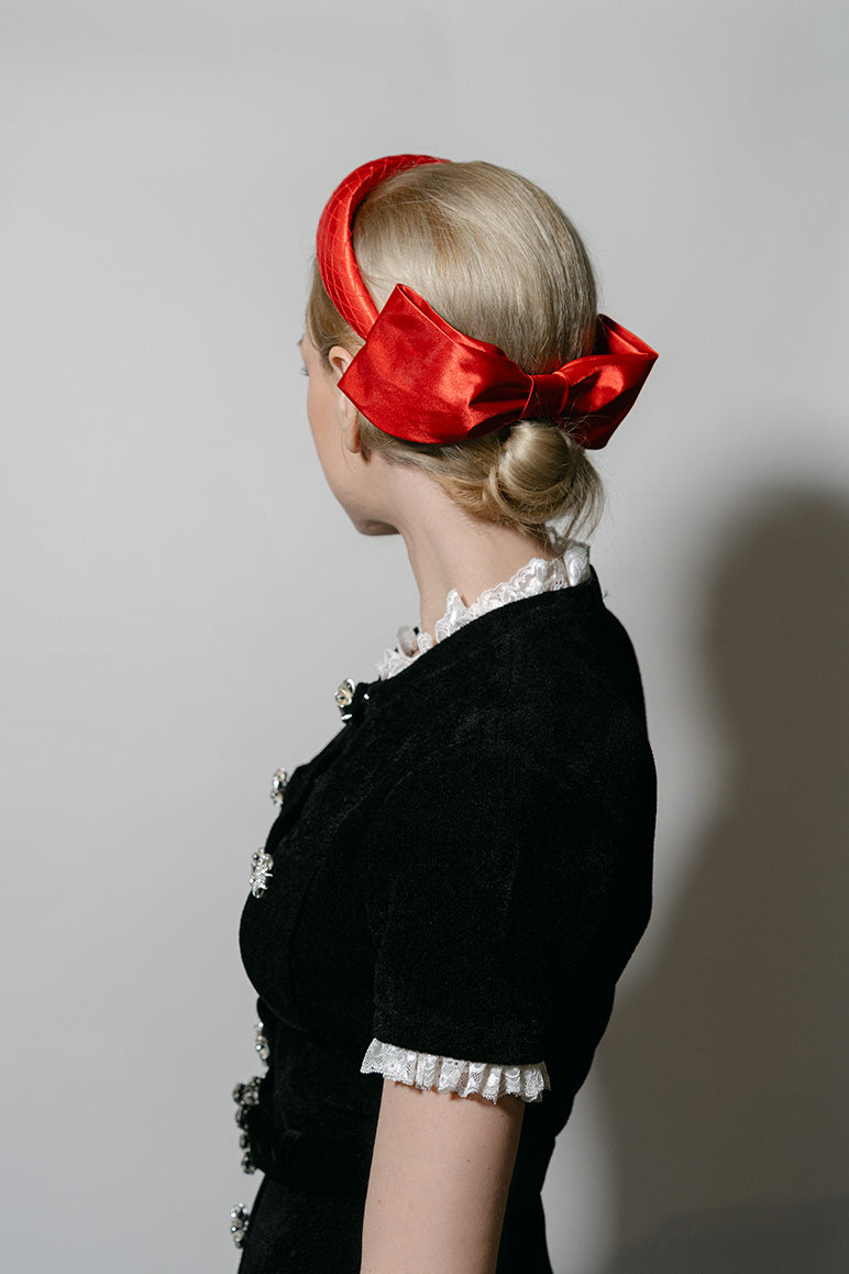 red holiday hat