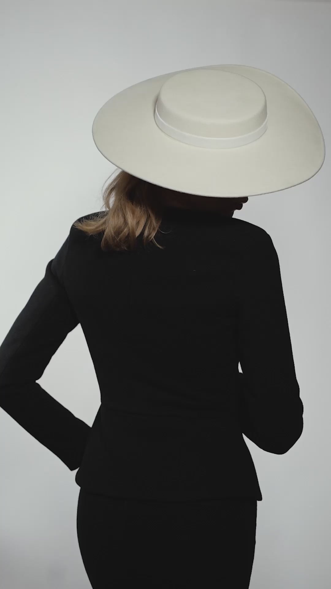 The Classic Brim - White